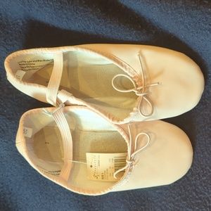 Freestyle, a Danskin Company, Girls Ballet Shoes